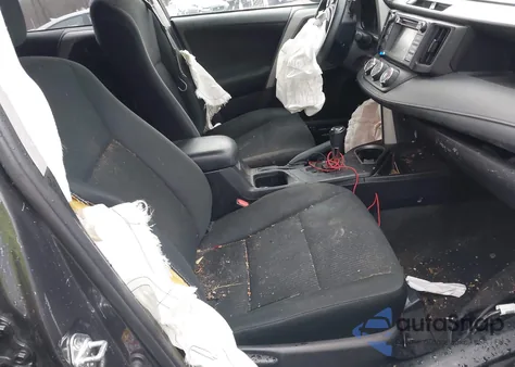 2018 Toyota Rav4 Le z USA, uszkodzony, nr VIN 2T3BFREV3JW745726